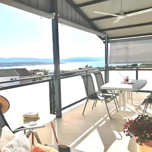 https://lovely-sea-view-apartment-in-malinska.primorje-gorskikotar.com