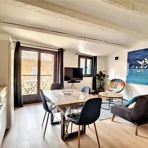  Appartement Un Balcon, Au Coeur Du Village France