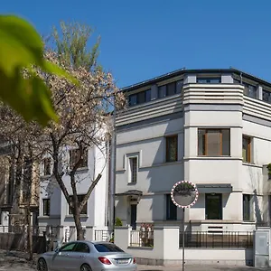 verificați disponibilitatea
