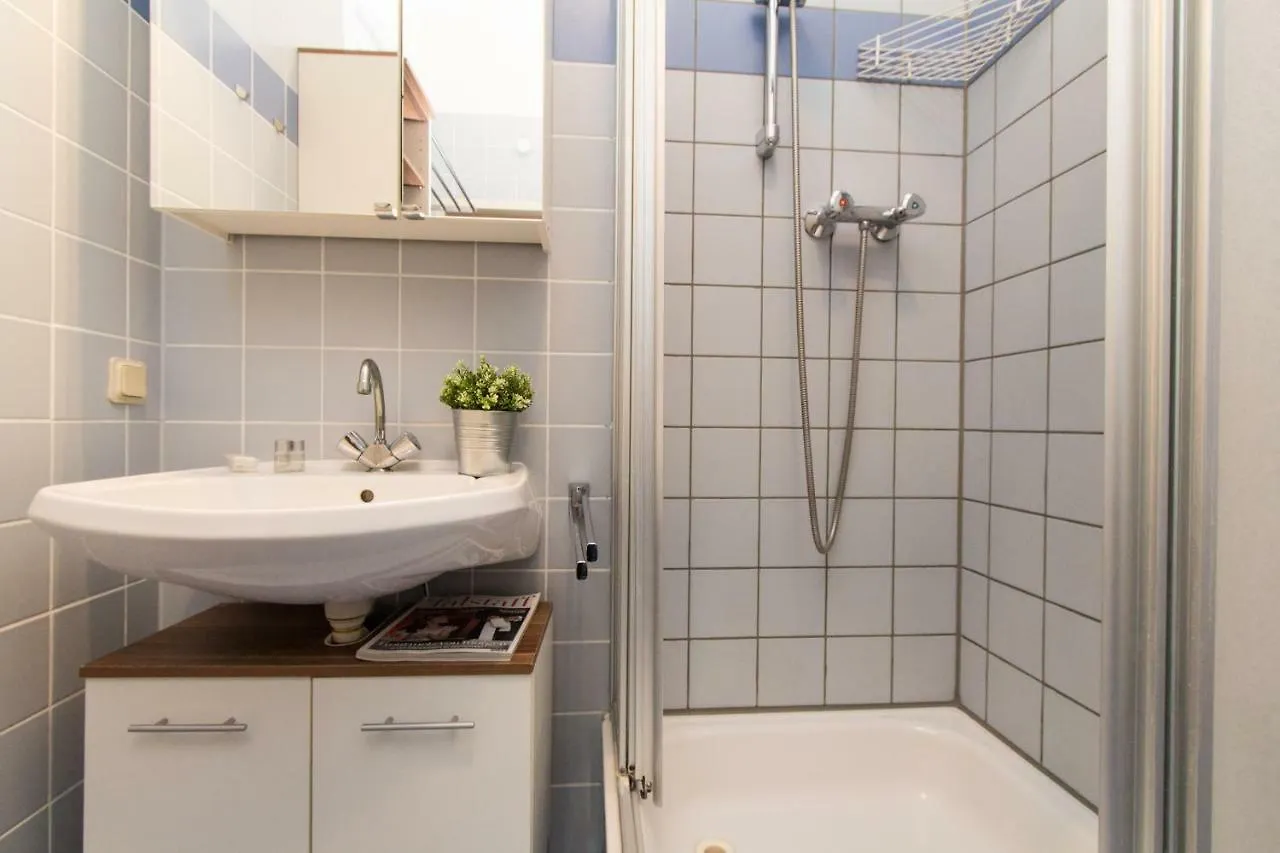 Apartmenthaus Hietzing I Contactless Check-In Вена
