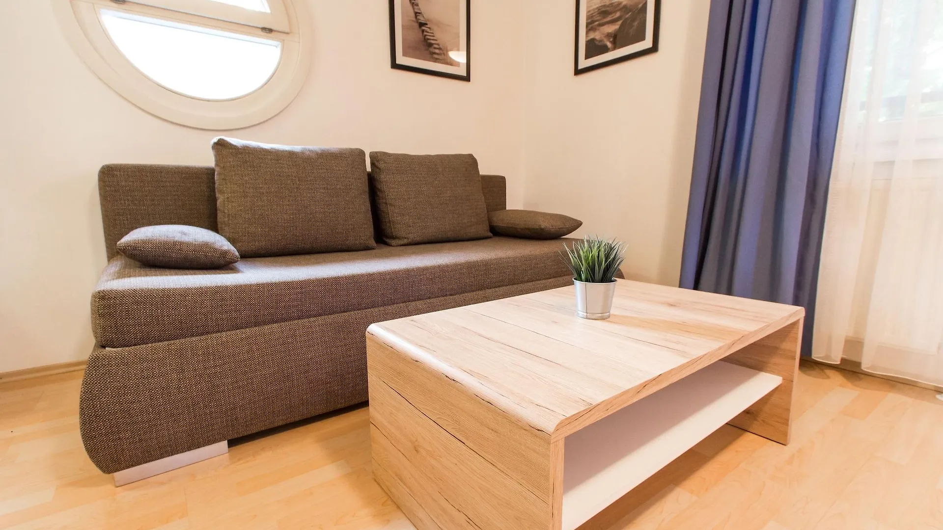 Apartmenthaus Hietzing I Contactless Check-In Viena