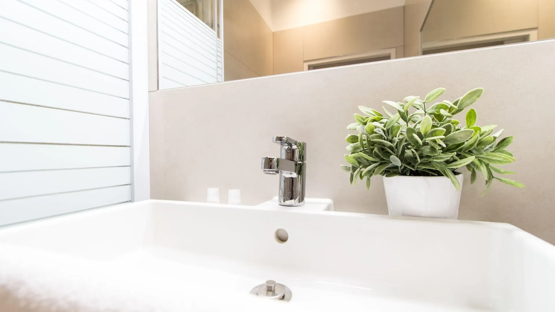 Apartmenthaus Hietzing I Contactless Check-In Viena 0*,  Austria