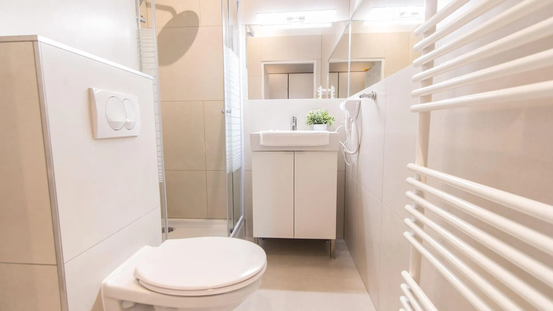 Apartmenthaus Hietzing I Contactless Check-In Viena