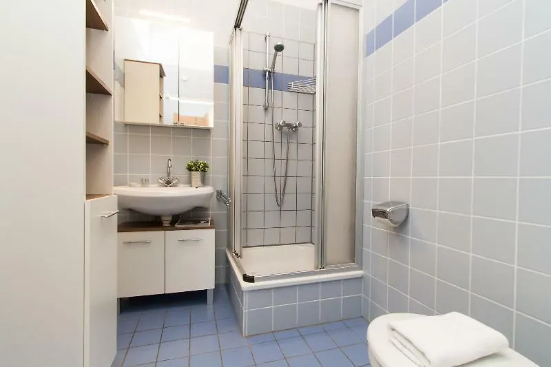 Apartmenthaus Hietzing I Contactless Check-In Viena Austria