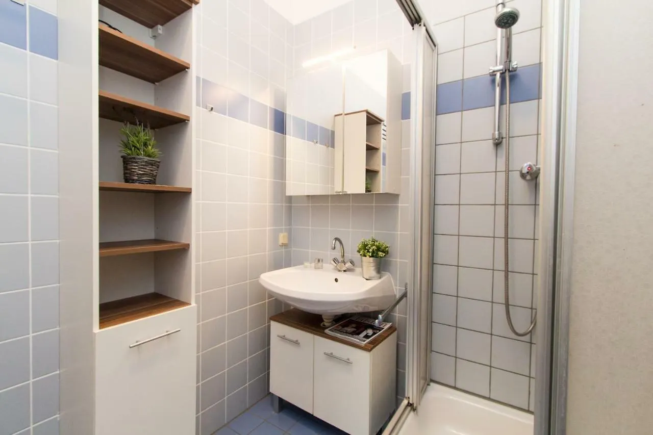 Apartmenthaus Hietzing I Contactless Check-In Viena Apartament