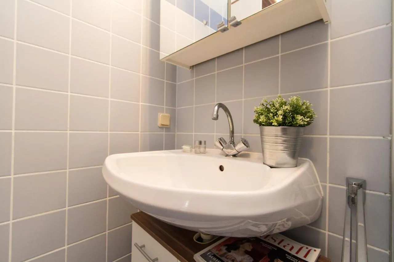 Apartmenthaus Hietzing I Contactless Check-In Viena Austria