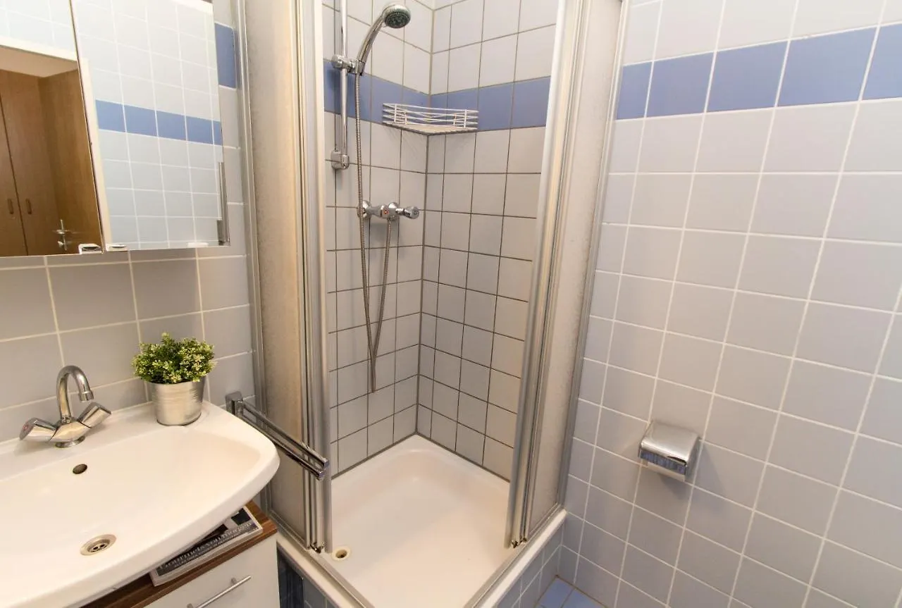 Apartmenthaus Hietzing I Contactless Check-In Viena Apartament